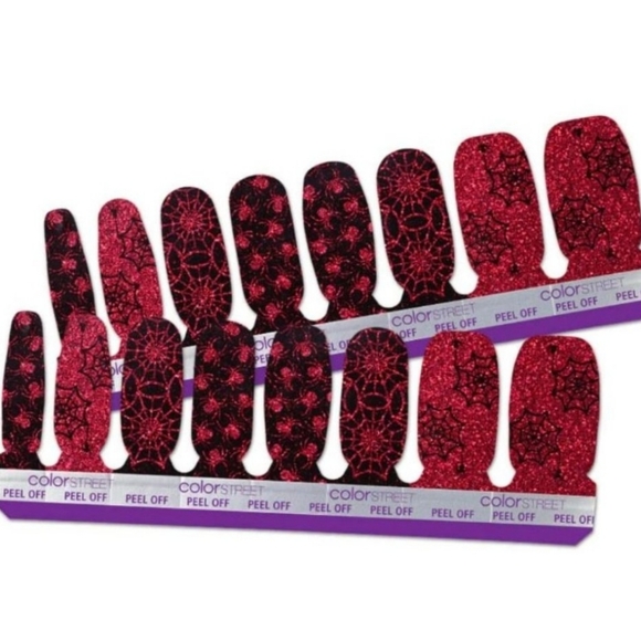 Color Street 100% Nail Polish Strips Set - Bugs n' Kisses - Picture 2 of 5